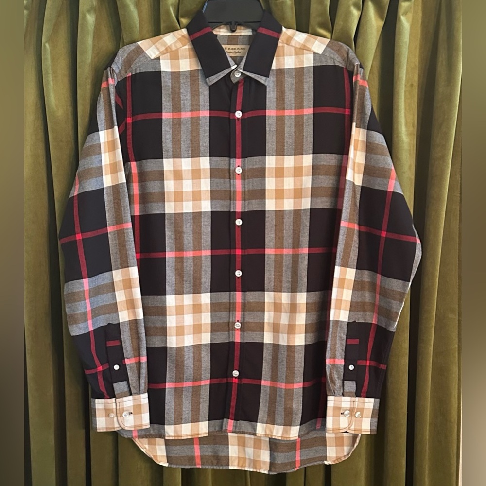 🔵 Burberry Men’s Casual Button Down Shirt Top